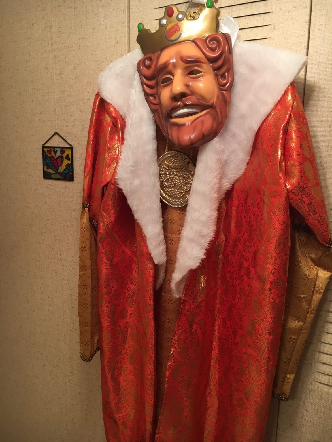 Burger King Costume (Quick & Easy Guide) Costumes Hub