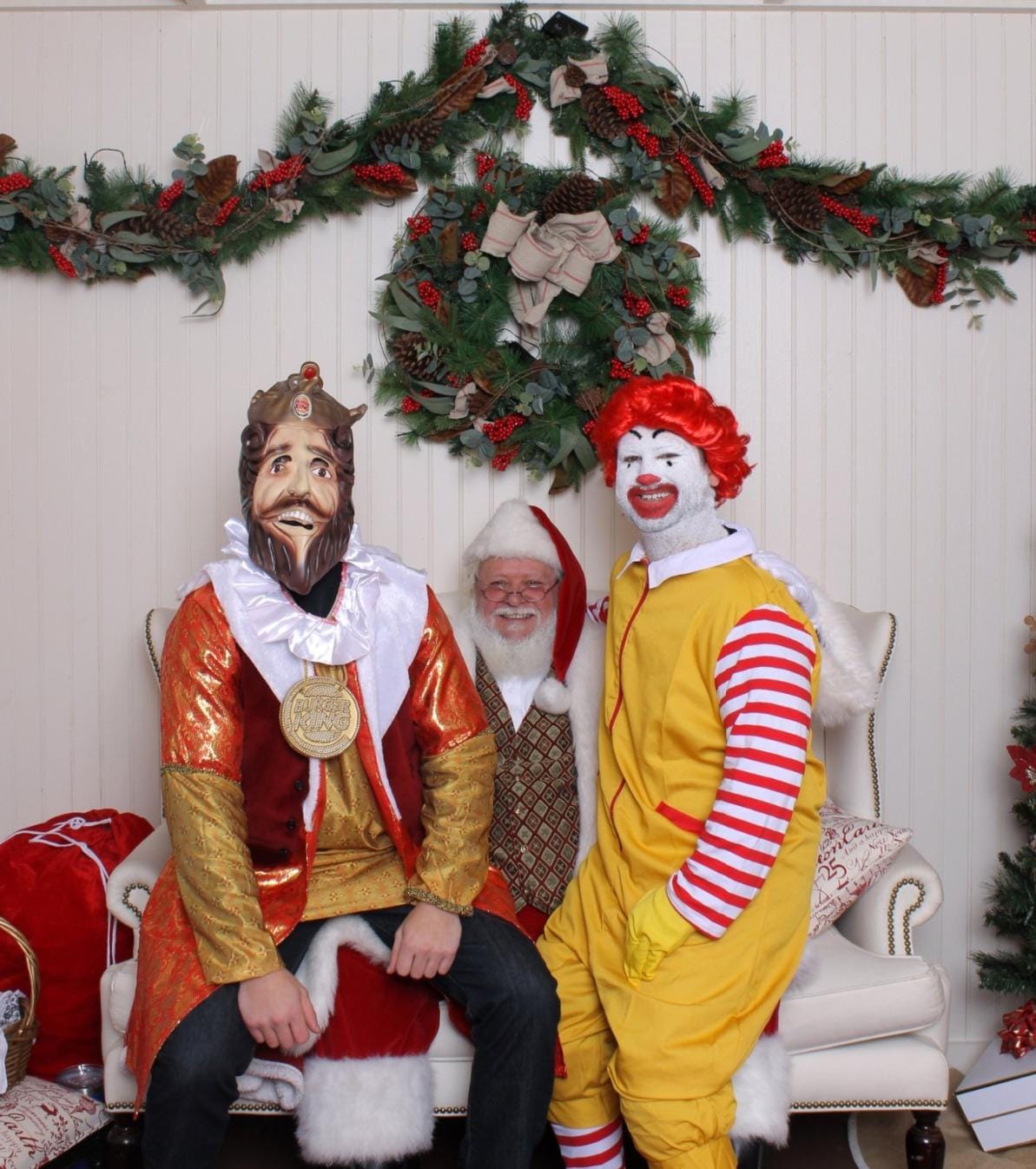 Burger King Costume (Quick & Easy Guide) Costumes Hub