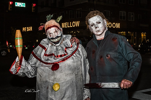 zombiewalk michaelmyers twisty clown halloween costumes americanhorrorstory ahs