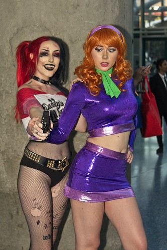 lacomiccon losangeles dtla losangelesconventioncenter cosplay cosplayers costumes harleyquinn daphne scoobydoo