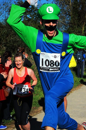 canon costume athletic jump coin italian marathon running mario event oxford half plumber runner luigi 550d