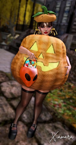 sl secondlinfe avi avatar photo photoshop edit sexy costume spooky scary pumpkin candy trick treat dress up model virtual reality
