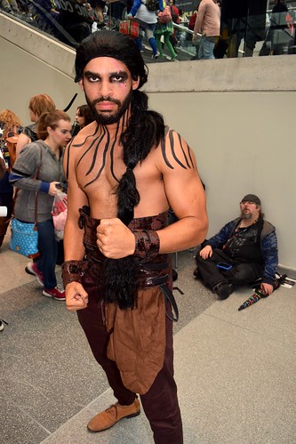 nycc 2016 newyorkcomiccon nycomiccon javitscenter october nyc newyorkcity cosplay costume fun comicbooks comicconvention khaldrogo dothraki gameofthrones got hbo tv warrior mascara