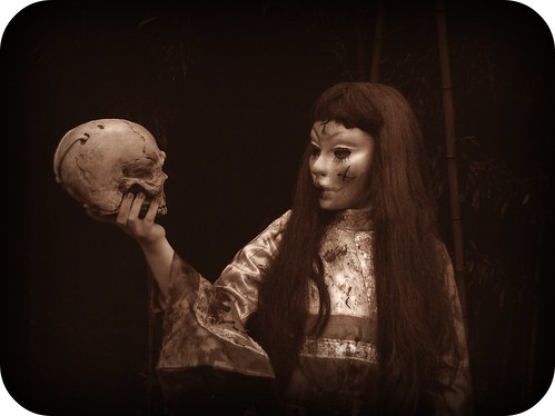 halloween japanese skull costume scary doll child evil geisha 2009 porcelain cracked