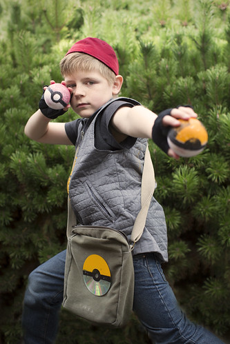 pokemontrainer costume pokeball