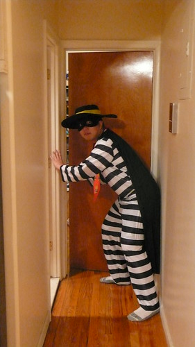 halloween costume burger mcdonalds hamburglar burgling