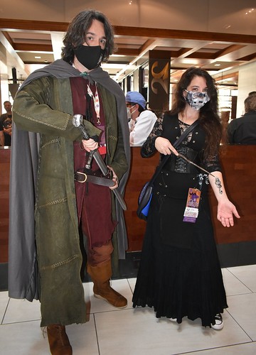 dragoncon dragoncon2021 atlanta cosplay costume lordoftherings aragorn harrypotter deatheater