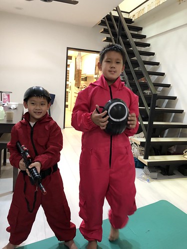 boys kids brothers justin jarvis family halloween costume 魷魚遊戲 squid game