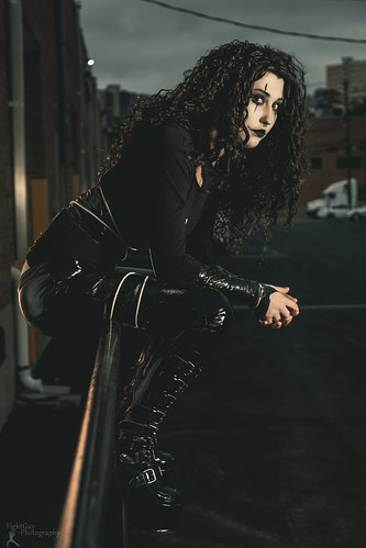 alexandria cosplay cosplayer gcchan thecrow blackhair boots strobist fightguyphotography canon7dmarkii