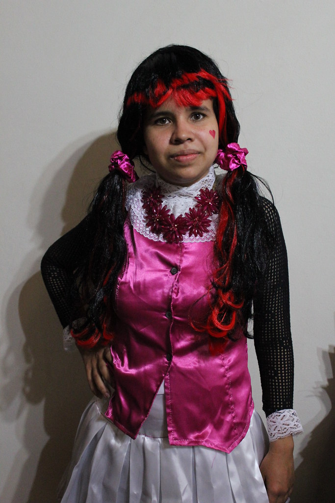 Draculaura cosplay WIP 2
