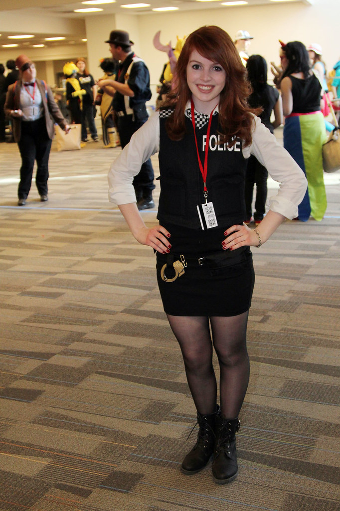 Amy Pond - Police